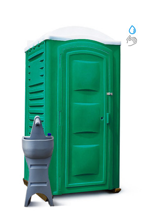 Туалетная кабина «Люкс» — оборудована умывальником с ножной помпой и зеркалом.